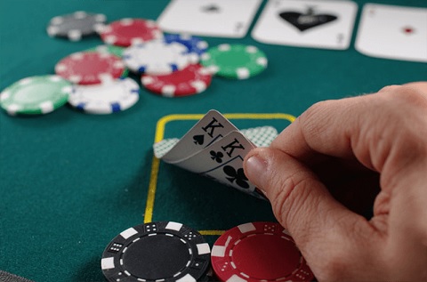 Ways of Investing Money in Online Casino Games